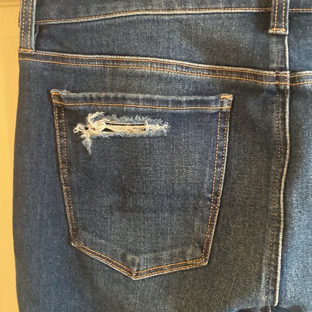 American Eagle ripped jeans - Picture 3 of 6